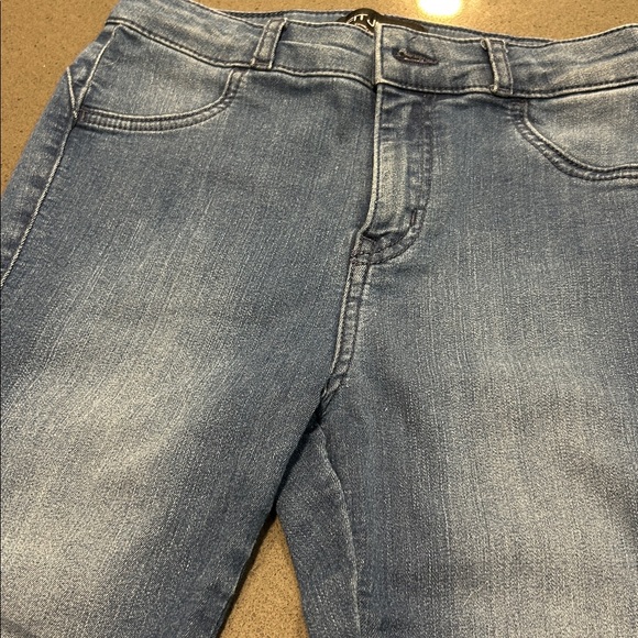 Fit Jeans - Picture 9 of 9